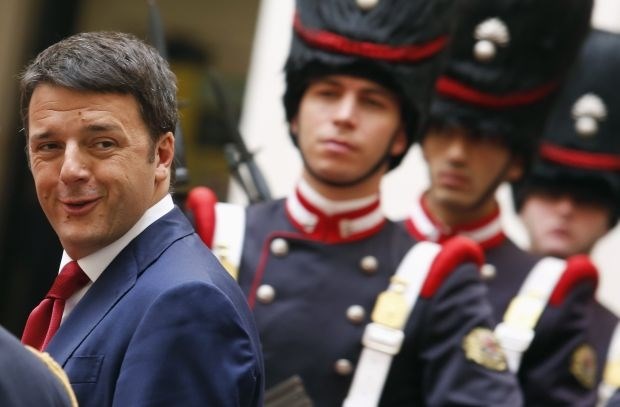 Renzi in Berlusconi z dogovorom, ki bi lahko kronično politično nestabilnost pustil v preteklosti 