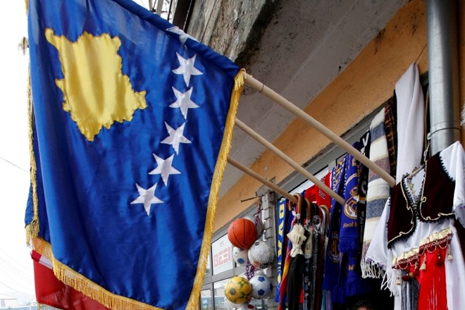 Protikorupcijska komisija na Kosovu sumi korupcije 1300 uradnikov