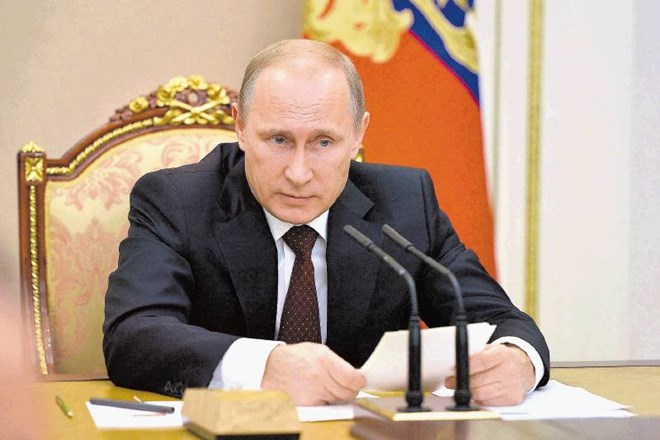 Putin očita Zahodu, da na Rusijo gleda z drugačnimi kriteriji kot na ZDA. AP 