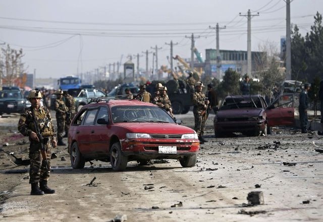 Iz afganistanske prestolnice Kabul danes poročajo o novem samomorilskem napadu, katerega tarča bi lahko bilo vozilo...