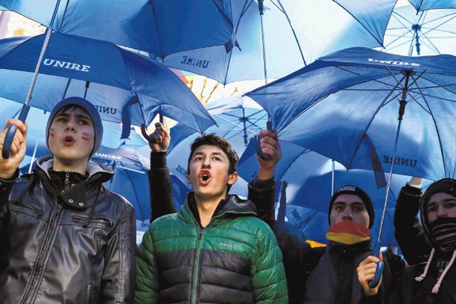 Večina Moldavcev se je izrekla za prihodnost pod modrimi dežniki Evropske unije. Reuters 