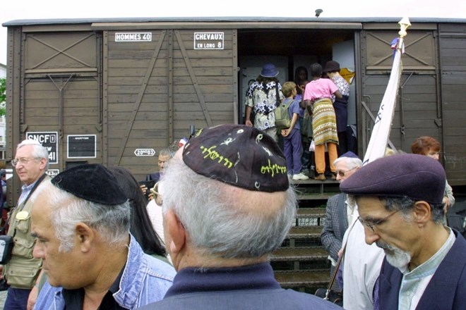 Francija bo plačala odškodnino za deportacije Judov s francoskimi vlaki 