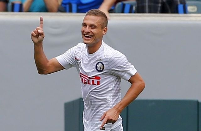 Nemanja Vidić v dresu Interja še ni imel ravno veliko razlogov za veselje. (foto: AP) 