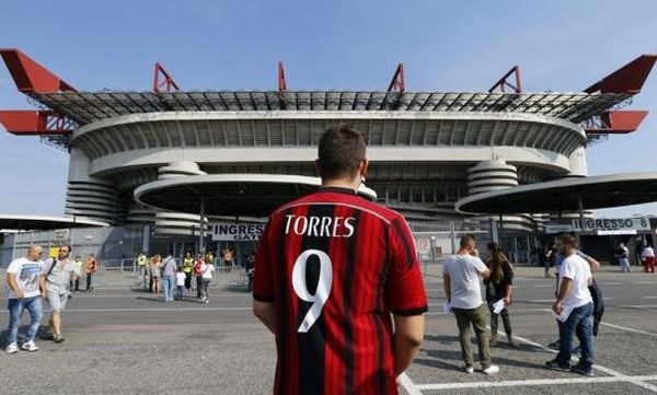 Milančani se bodo morda že v bližnji prihodnosti poslovili od San Sira. (Foto: Reuters) 