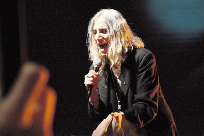 Patti Smith tudi pri 67 letih ostaja živahna ustvarjalka, ki se giblje med punk rockom, poezijo, likovno umetnostjo in...
