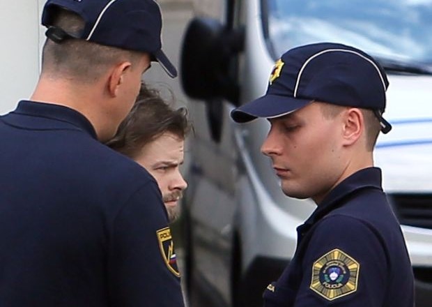 Strelec na policista v Litiji ostaja na psihiatričnem zdravljenju 