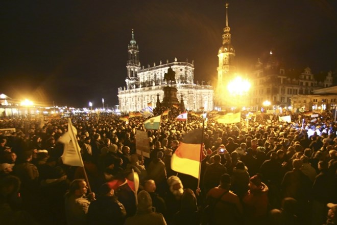 V Dresdnu rekordnih 17.500 ljudi protestira proti islamu