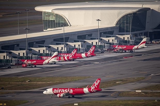 Za danes prekinili iskanje izginulega letala družbe AirAsia  
