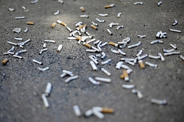 Britanska kampanja proti kajenju se je lotila še tistih, ki si cigarete zvijajo sami