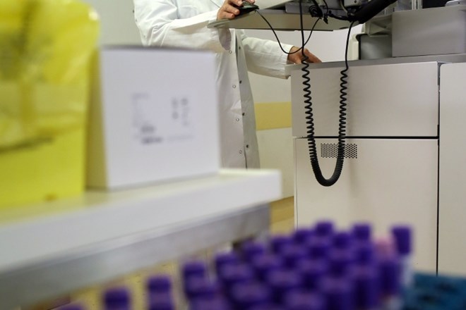 V Veliki Britaniji začeli klinične teste za cepivo proti eboli