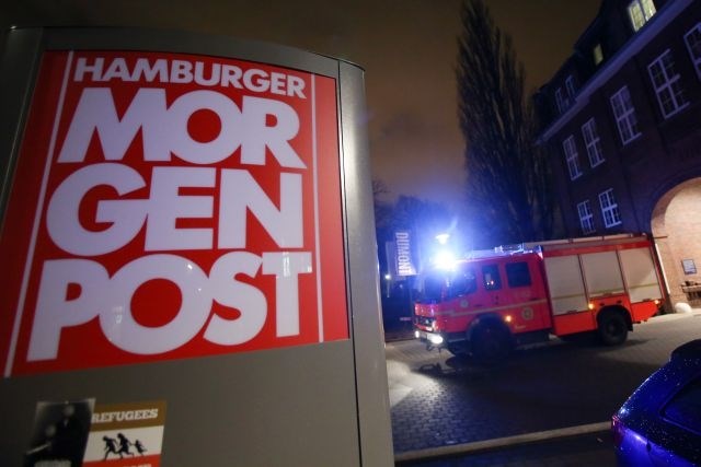 Po sredinem napadu v Parizu je Hamburger Morgenpost na naslovnici objavil tri karikature iz Charlie Hebdoja s podnapisom...