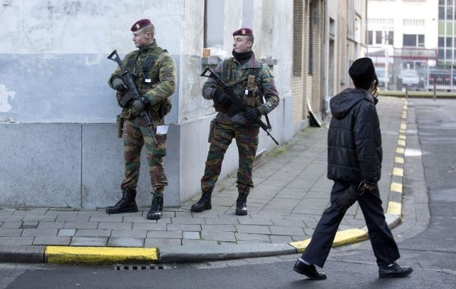 Belgijska vojska je po preprečitvi obsežnega terorističnega napada na ulice po Belgiji poslala približno 300 vojakov. (Foto:...