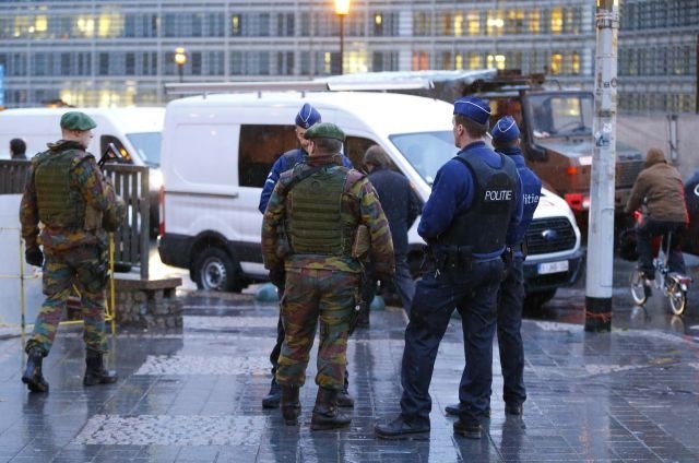 Zaradi napadov, ki grozijo, so po več mestih v Evropi poostrili varnostne ukrepe. (Foto: Reuters) 