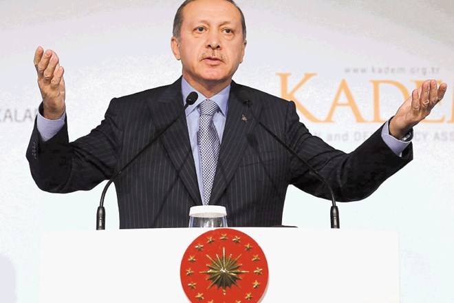 Erdogan poziva muslimanske države k skupnemu nastopu proti terorizmu