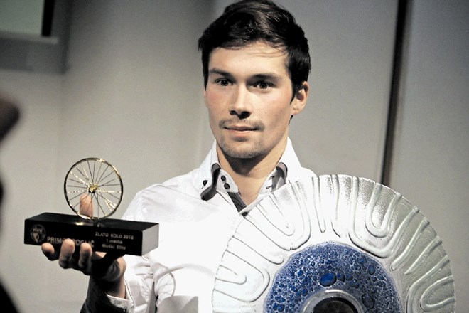 Primož Roglič je za letošnje leto dobil tako prestižno priznanje kolesar leta kot tudi lovoriko zlato kolo.