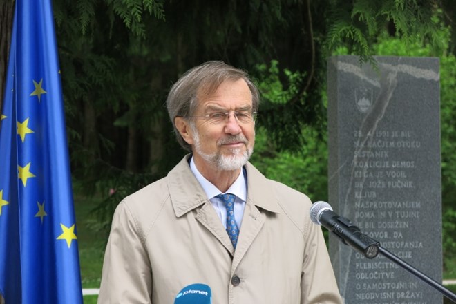 Predsednik prve slovenske vlade Lojze Peterle.