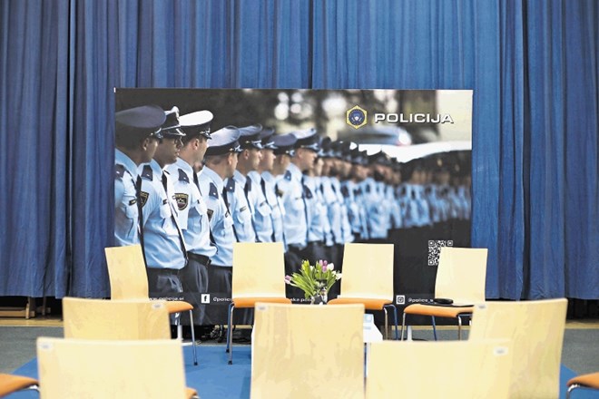 V prihodnjih mesecih bo generalni direktor policije Anton Olaj obilno kadroval na vseh ravneh policije.