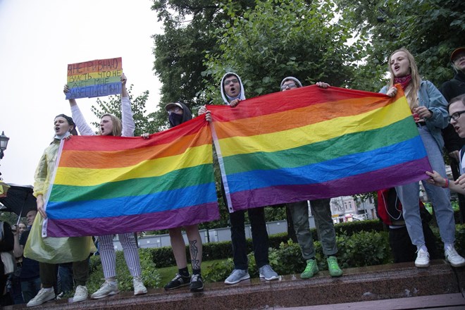 Rusija bi prepovedala gibanje LGBT