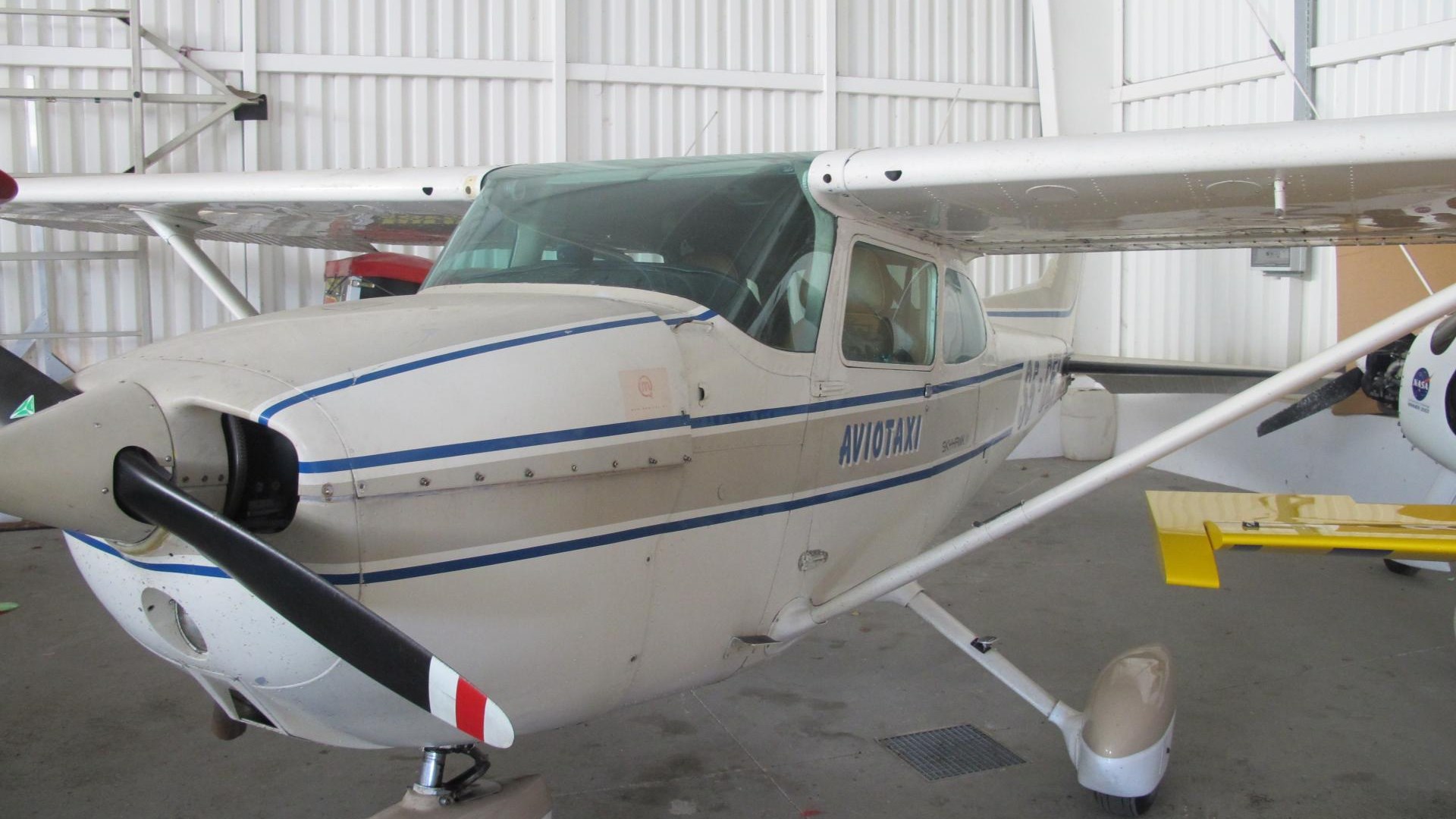 Un Slovène a été condamné à trois ans et demi de prison pour avoir volé un avion dans une école de pilotage française
