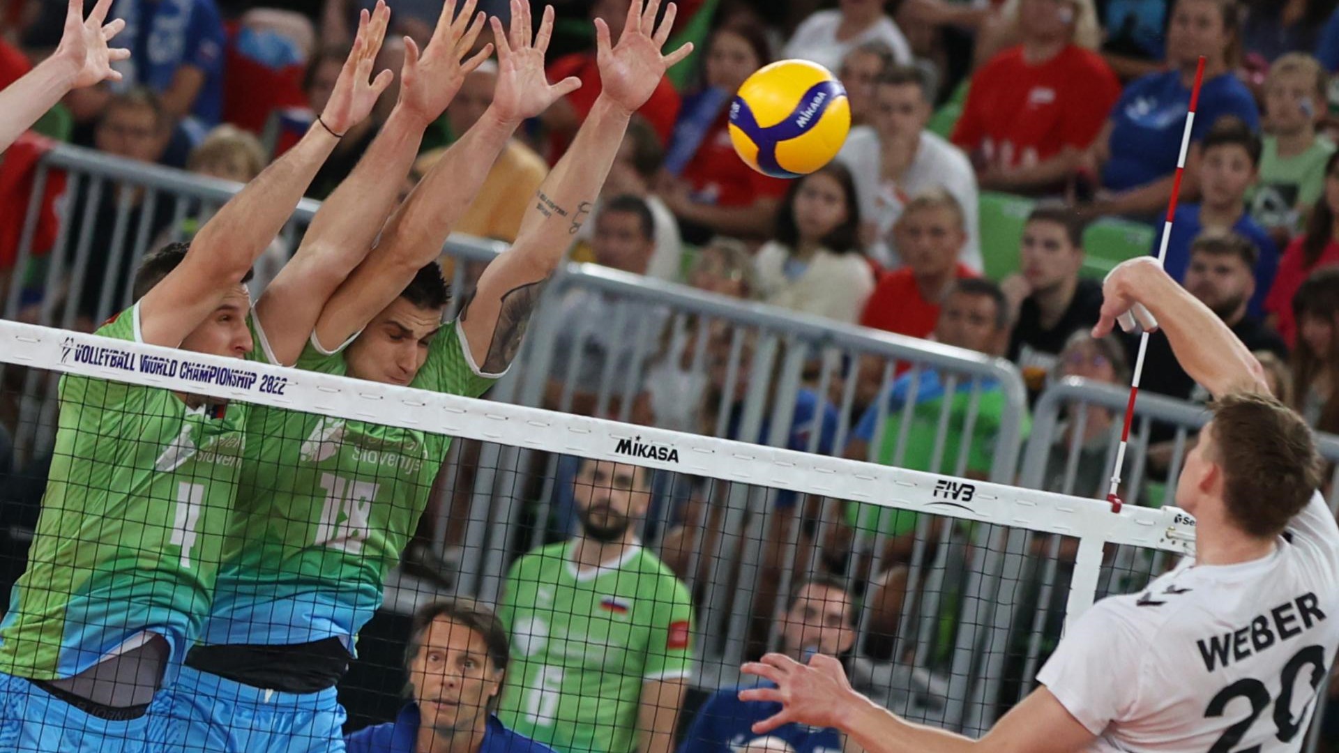 Les volleyeurs slovènes se qualifient sans problème pour les huitièmes de finale