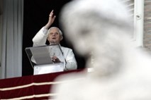 Vatikan o novih grehih: Največja sta kloniranje in zloraba drog