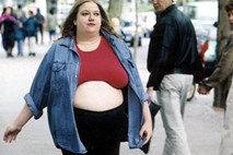 Raziskava: Ženske s prekomerno težo štirikrat pogosteje nenačrtovano zanosijo