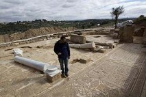 FOTO: Izraelski arheologi so odkrili 1500 let staro cerkev z neverjetno ohranjenim mozaikom