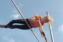 Šutejeva v ZDA postavila slovenski rekord v skoku s palico