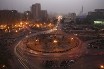 Po protestih v Egiptu več sto pogrešanih; vojska naj bi jih pridržala