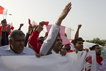 Bahrajnski kralj odredil izpustitev šiitskih političnih zapornikov