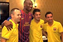Kobe Bryant v Washingtonu obiskal nogometaše Barcelone in preizkusil svoje nogometno znanje