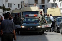 Tunizijska vlada zasegla 234 luksuznih avtomobilov, uporabljala jih bo vojska