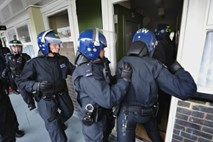 London: Umrla peta žrtev izgredov, 68-letni moški, policija že prijela osumljenca