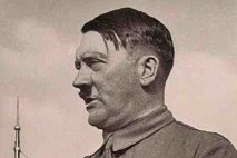 Bizaren načrt: Britanci so želeli Hitlerja z estrogenom "poženščiti" in ga narediti manj nasilnega