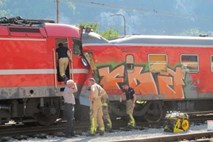 Nihče od poškodovanih v železniški nesreči ni v življenjski nevarnosti, preiskava vzrokov nesreče še poteka