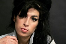 Oče Amy Winehouse bo o pevki napisal biografijo