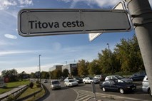 Table za Titovo cesto v Ljubljani že odstranili, novo ime še pred koncem leta?