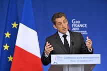 S&P v primeru zaostritve krize tudi Francijo opozoril na znižanje bonitetne ocene