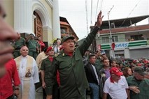 Zdravnik, ki je izjavil, da ima Hugo Chavez raka, pobegnil iz države
