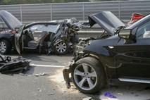 Vozniki, pozor: Na gorenjski avtocesti zaradi nesreče daljši zastoji v smeri proti Ljubljani