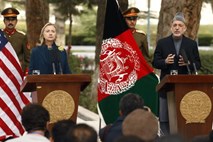 Karzaj: Afganistan bi branil Pakistan v primeru ameriškega napada