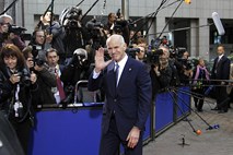 Papandreu: Vrh EU mora rešiti evro, trud Grkov nadčloveški