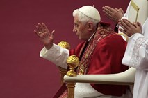 Papež obsodil verski terorizem: Včasih vera ne služi miru, ampak upravičevanju nasilja