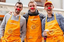 HappyPek in Rdeči noski z dobrodelnimi piškoti do prvih 300 evrov