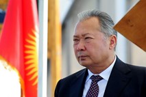 V Kirgizistanu po lanski krvavi revoluciji volijo predsednika, volitve spremlja 800 tujih opazovalcev