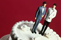 Britanski istospolni pari bodo civilna partnerstva lahko sklenili tudi v verskih prostorih