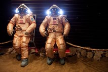 Naporni eksperiment: Prostovoljci končali 520-dnevno simulacijo misije na Mars