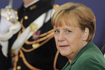 Angela Merkel: Pot iz dolžniških težav bo trajala desetletje