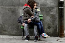 Revščina vpliva na mlade: So manj zadovoljni s svojim življenjem, imajo slabše duševno zdravje
