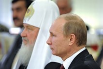 Vladimirju Putinu niso dovolili fotografirati lobanje pravoslavnih svetnikov